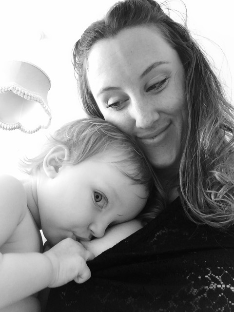 Amma stort barn, nära föräldraskap breastfeeding toddler offentlig amning amma stora barn amma 2-åring snygga amningsbilder glamour breastfeeding amningsbilder du kan amma här